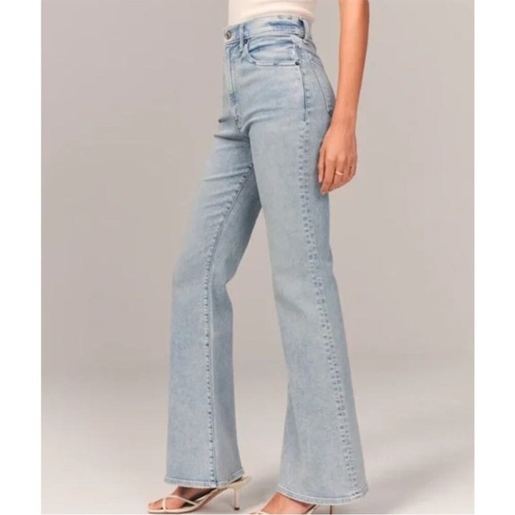 Abercrombie & Fitch The Flare Ultra High Rise Jeans Light Wash 25/0 L - Picture 2 of 13